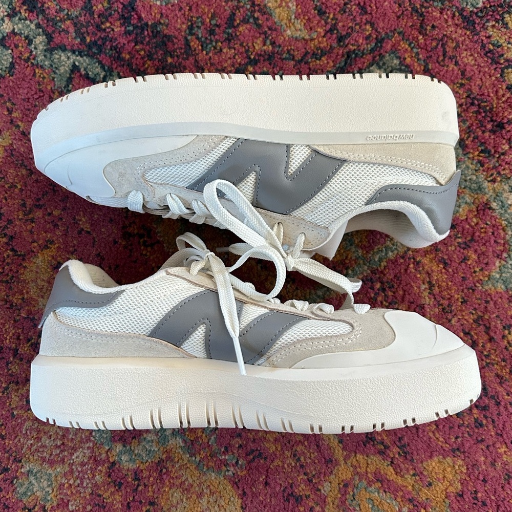 New Balance | Women’s Cream/Grey CT 302 Lace Up Sneakers Women’s size 7.5 Mens 6 - Picture 5 of 16